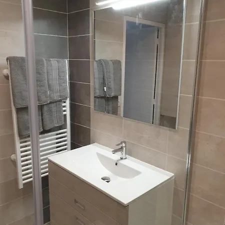 Le P'tit Beneze Apartment